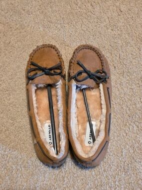 Airwalk Brown Faux-Shearling Moccasin Slippers with Bow